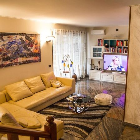 Villa Ivana Desenzano del Garda Esterno foto