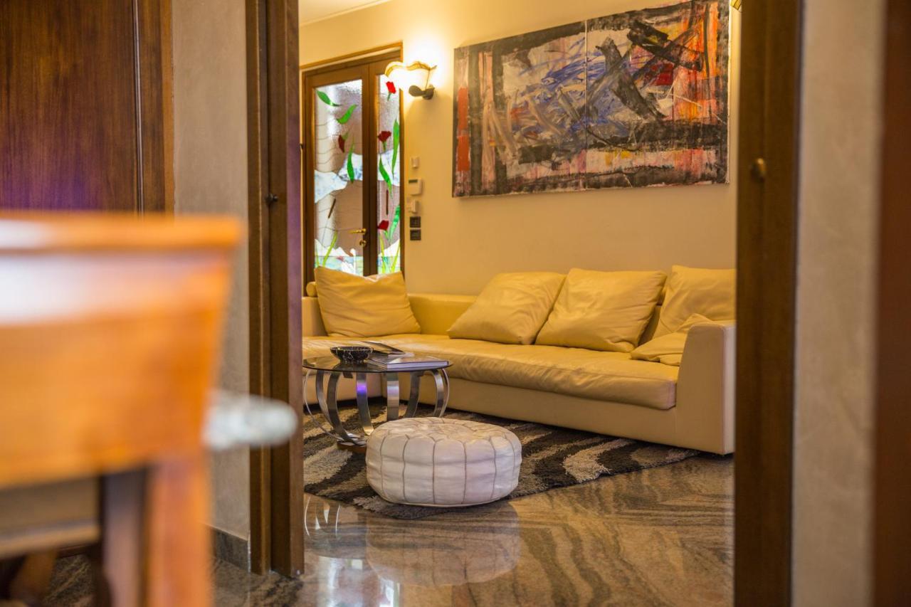Villa Ivana Desenzano del Garda Esterno foto