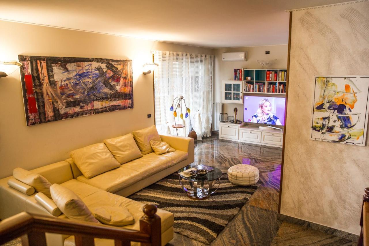 Villa Ivana Desenzano del Garda Esterno foto