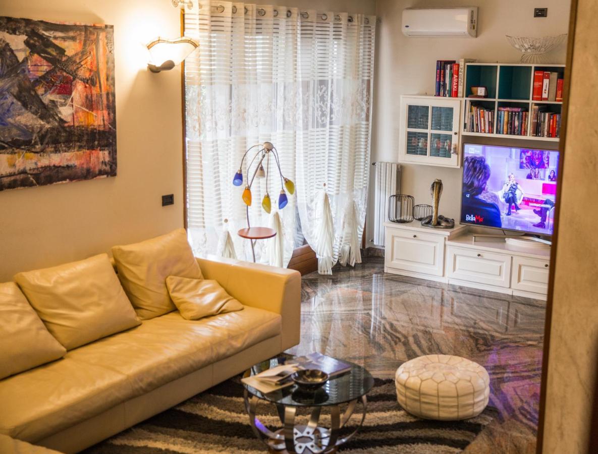 Villa Ivana Desenzano del Garda Esterno foto