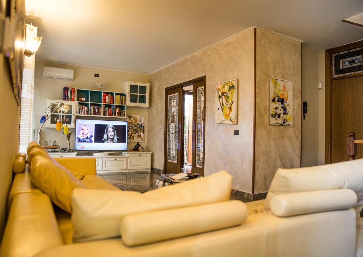 Villa Ivana Desenzano del Garda Esterno foto