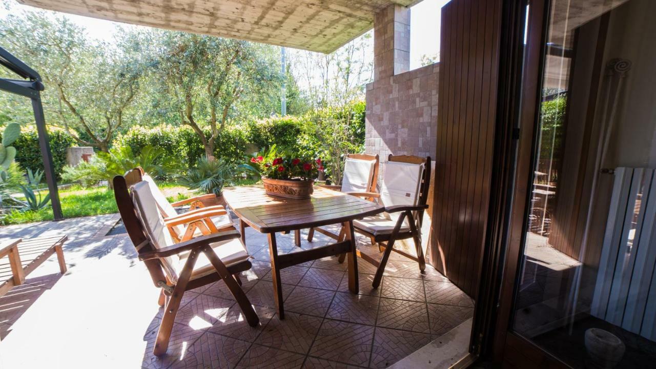 Villa Ivana Desenzano del Garda Esterno foto