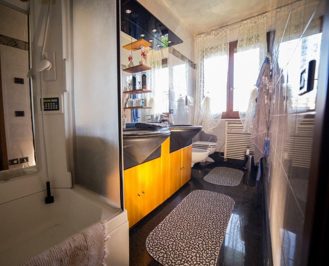 Villa Ivana Desenzano del Garda Esterno foto